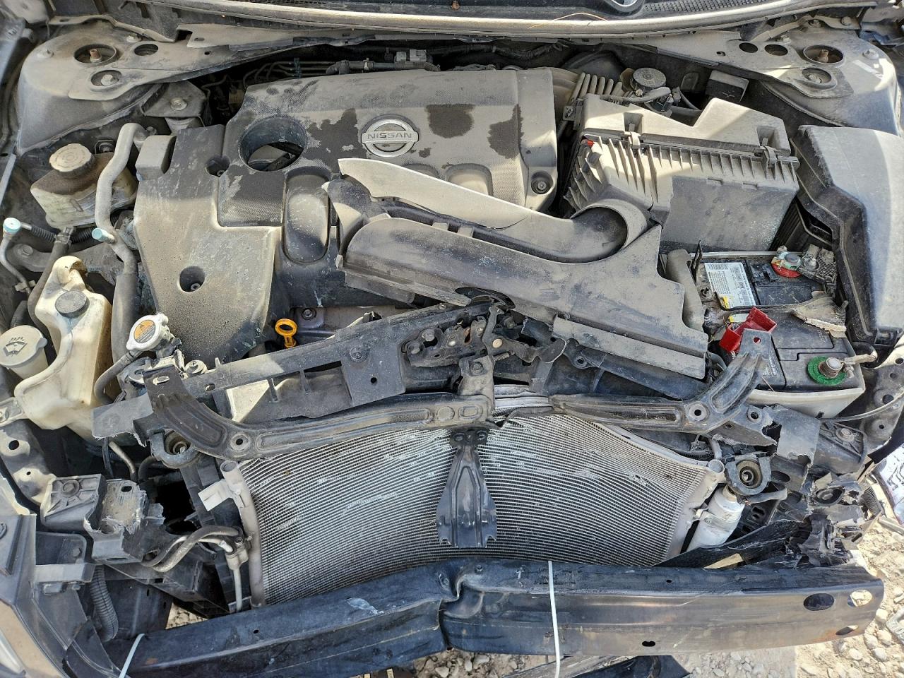 Nissan Altima Base Image 9