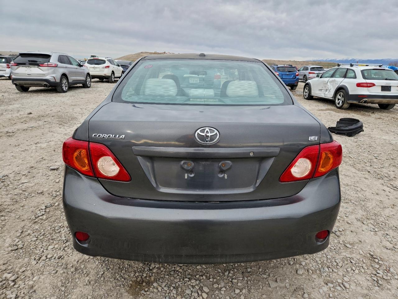 Toyota Corolla Base Image 3