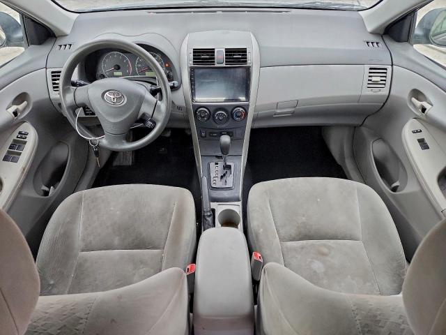 Toyota Corolla Base Image 10