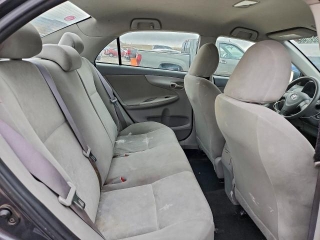 Toyota Corolla Base Image 5