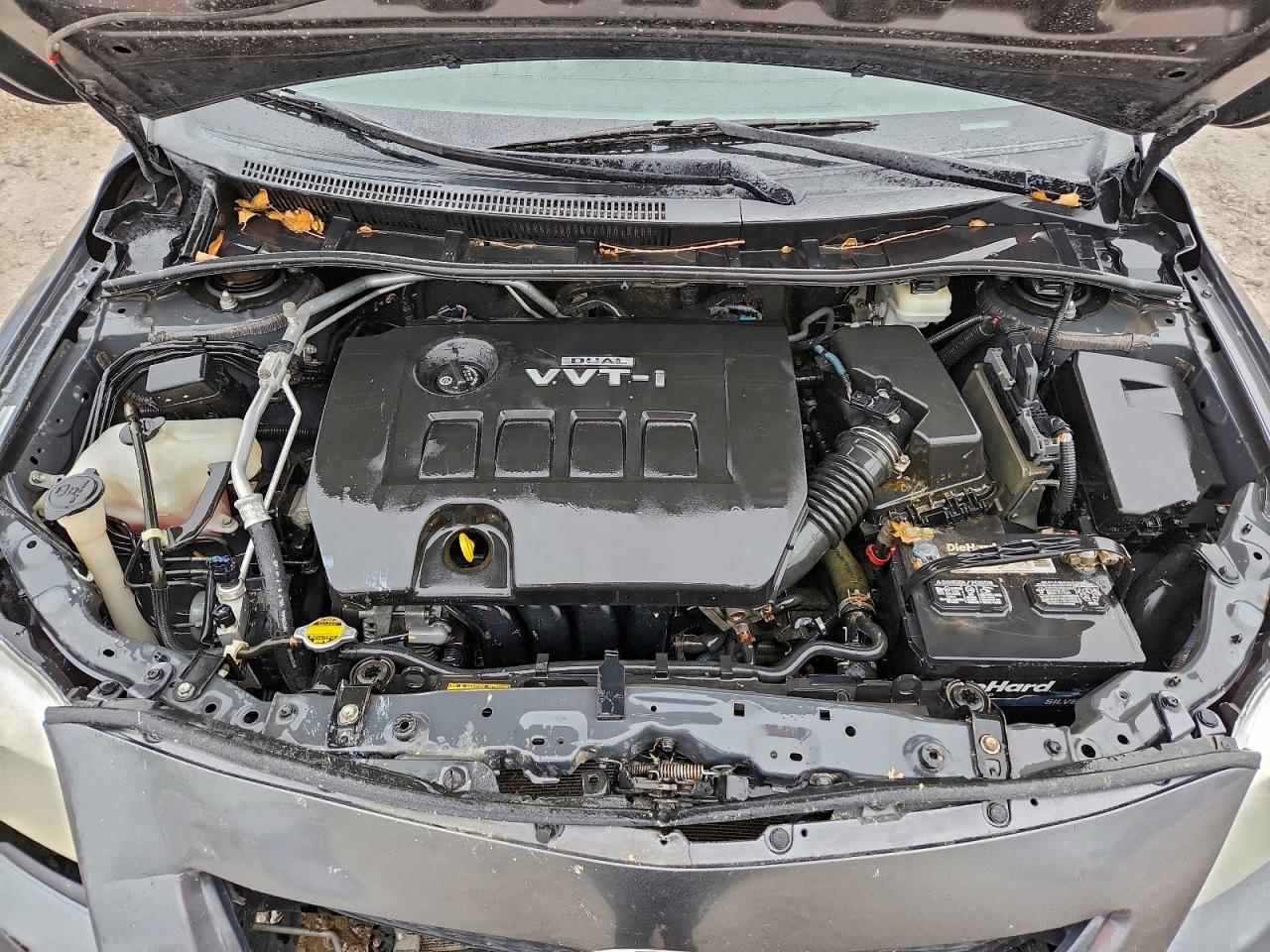 Toyota Corolla Base Image 9