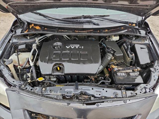 Toyota Corolla Base Image 9