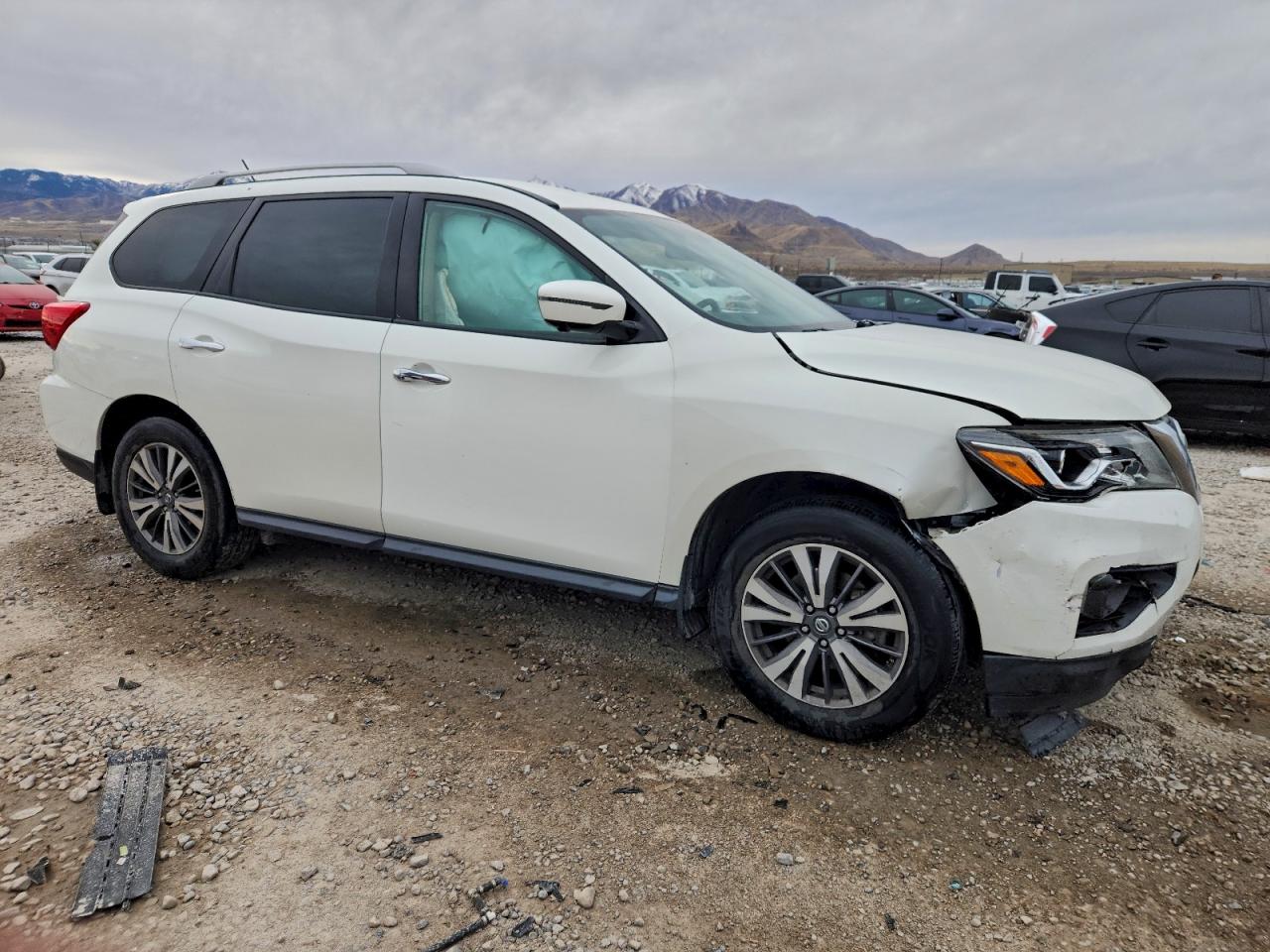 Nissan Pathfinder S Image 11