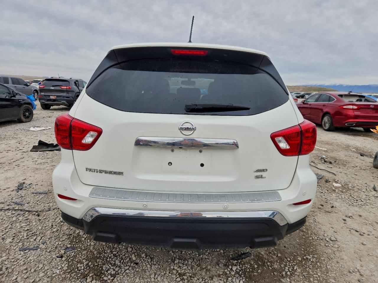 Nissan Pathfinder S Image 12