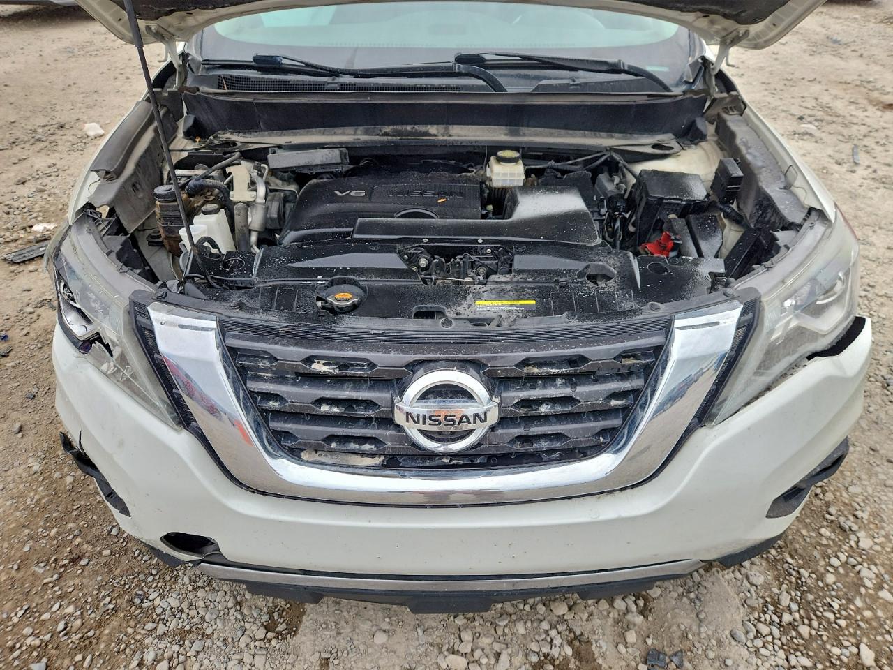 Nissan Pathfinder S Image 5