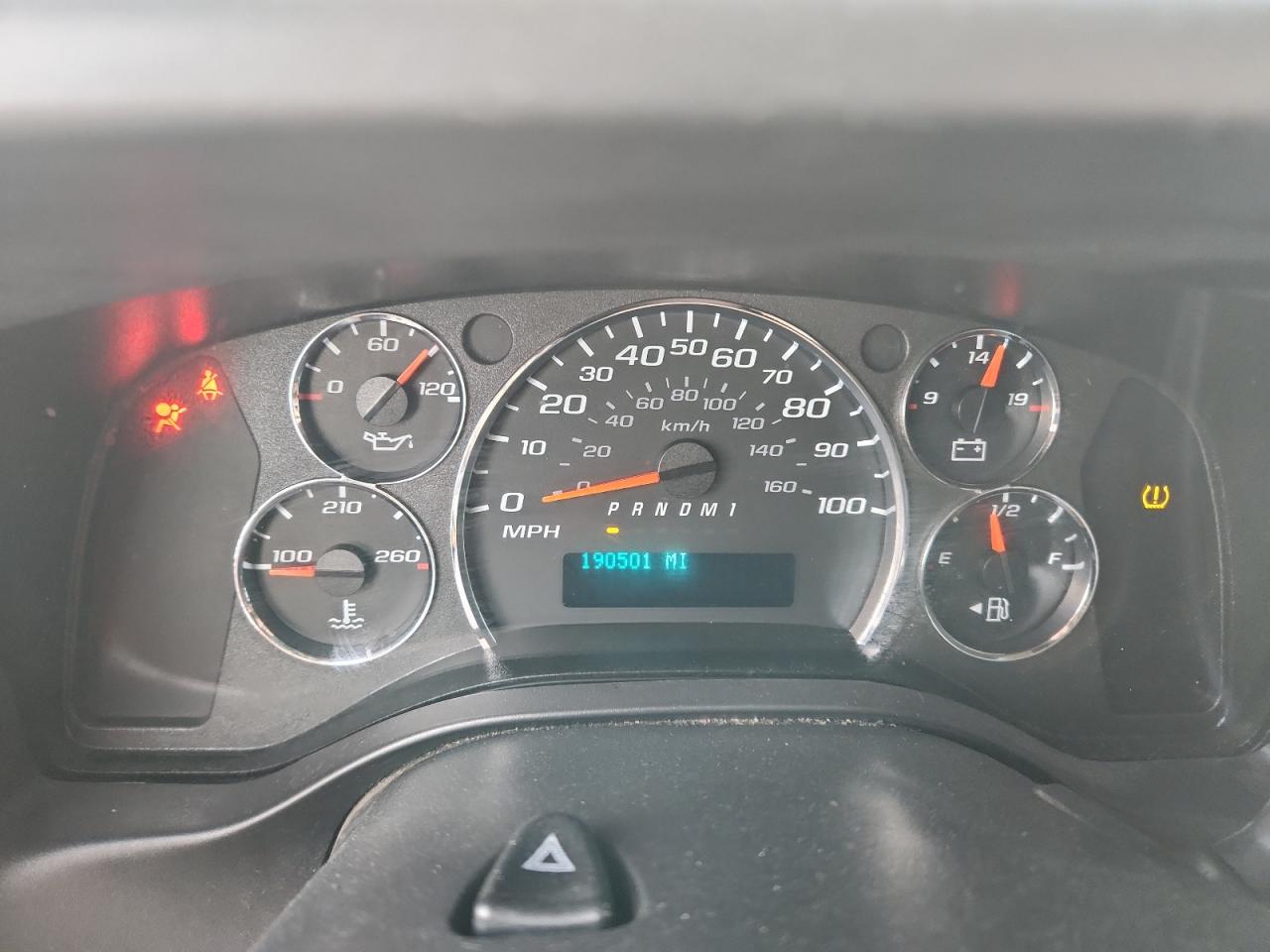 Chevrolet Express Image 13