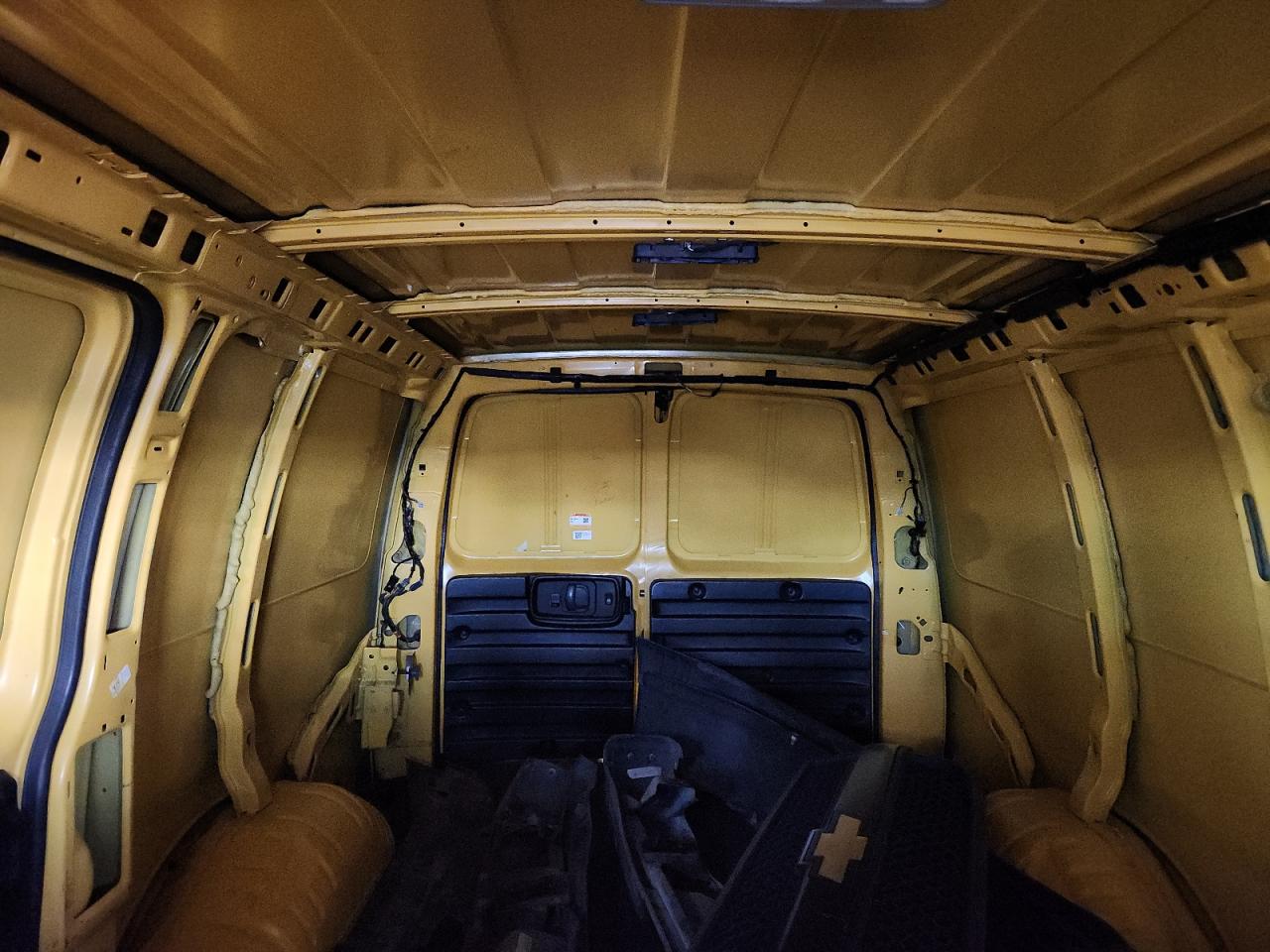 Chevrolet Express Image 11