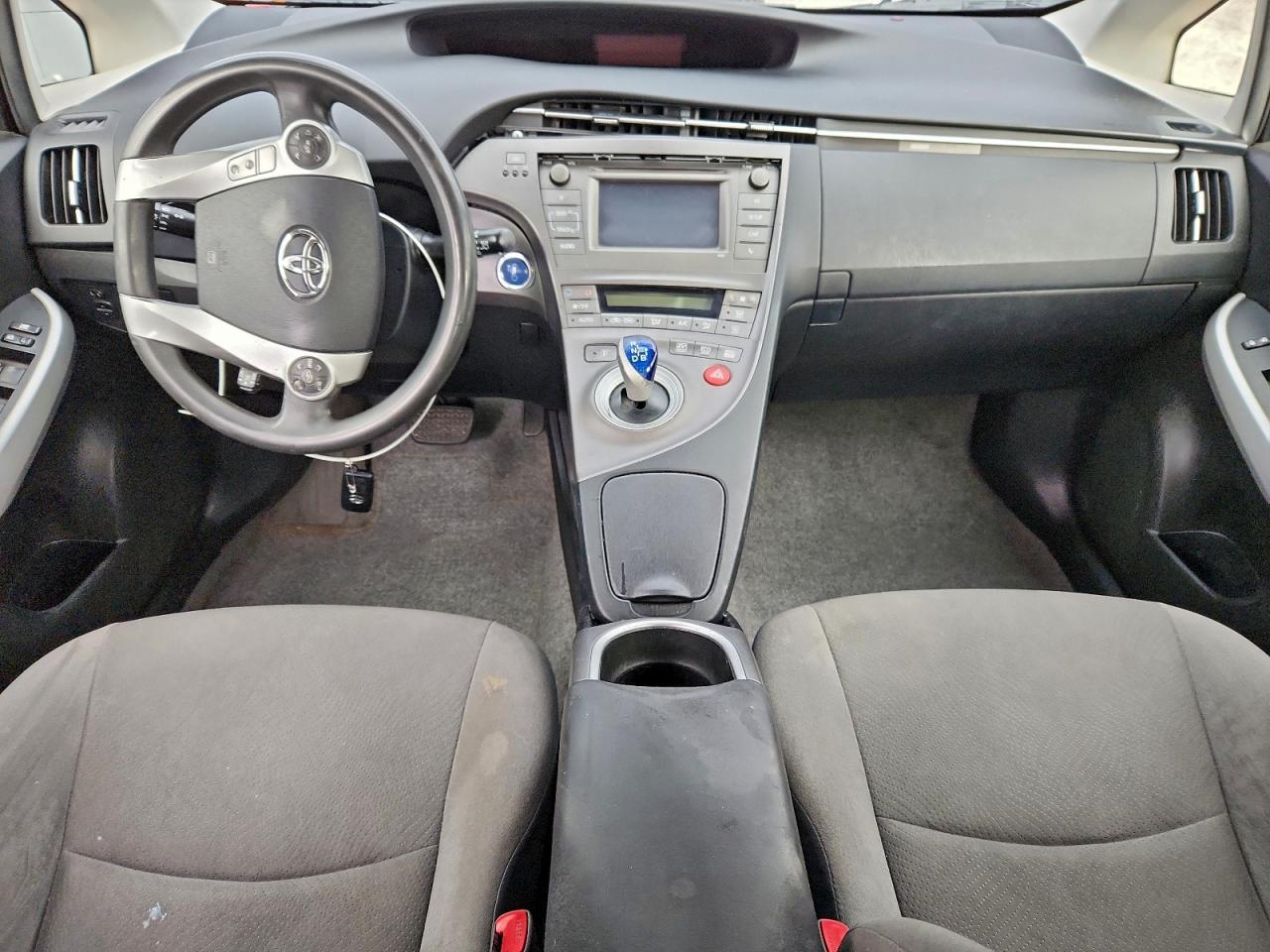 Toyota Prius Image 11