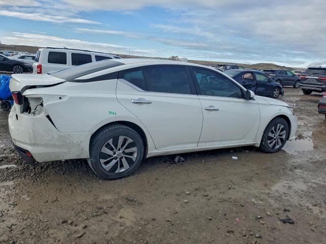 Nissan Altima S Image 5