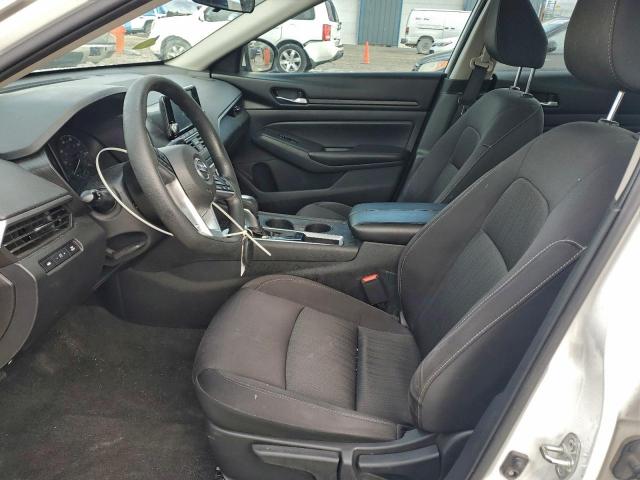 Nissan Altima S Image 10