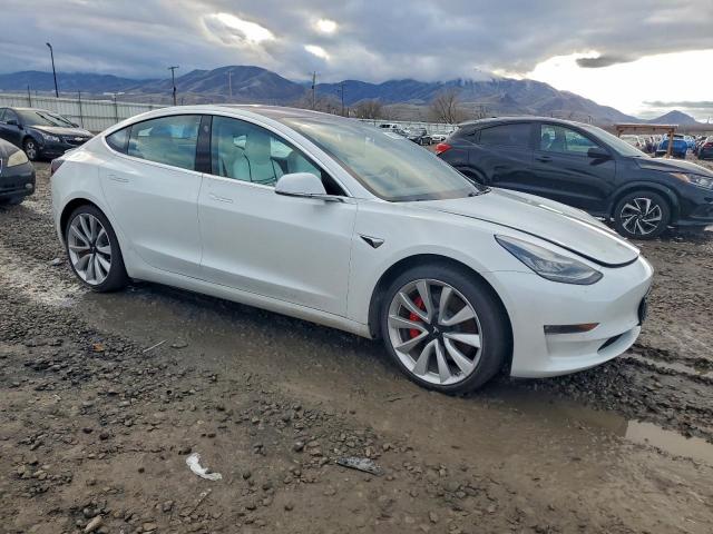 Tesla Model 3 Image 11
