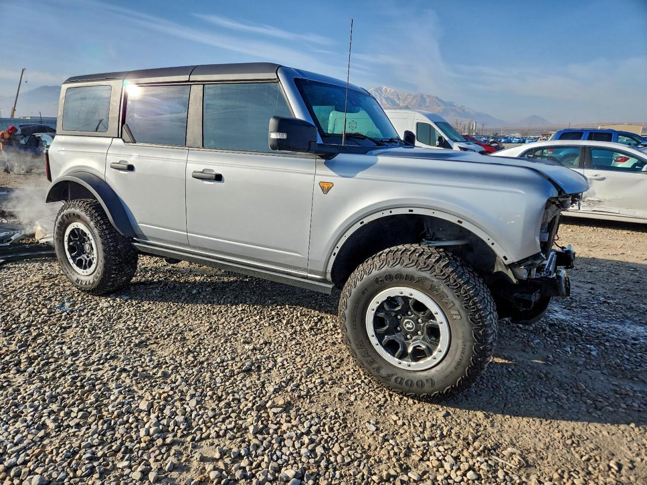 Ford Bronco Base Image 11