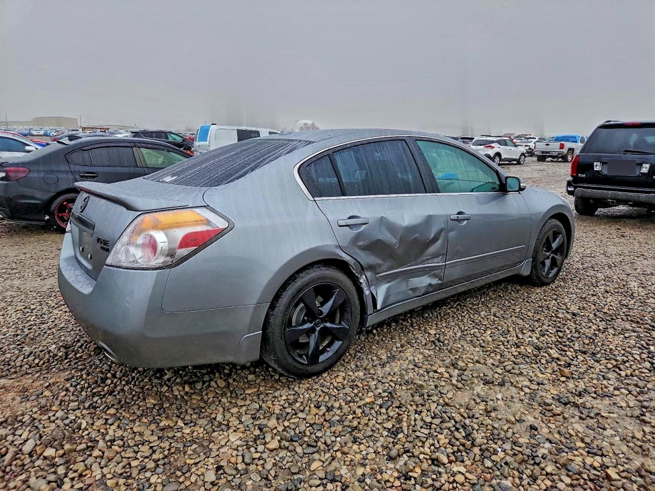 Nissan Altima 3.5se Image 5