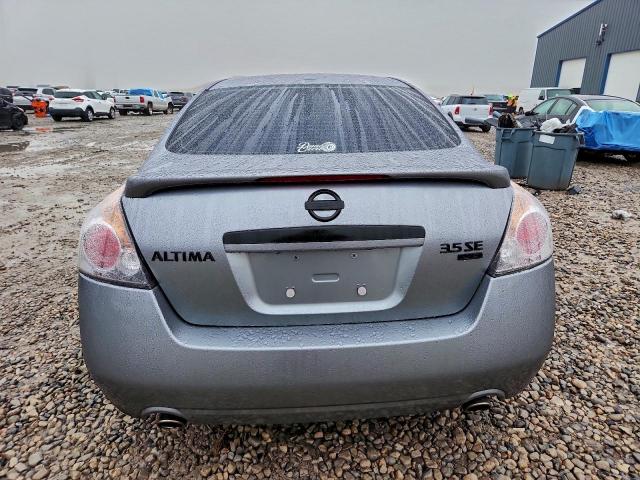 Nissan Altima 3.5se Image 11