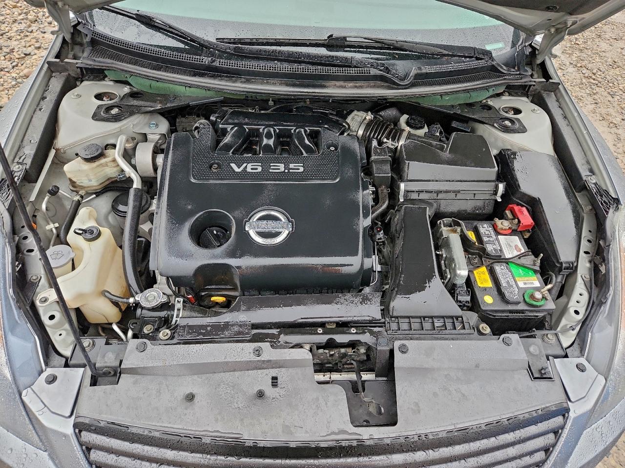 Nissan Altima 3.5se Image 12