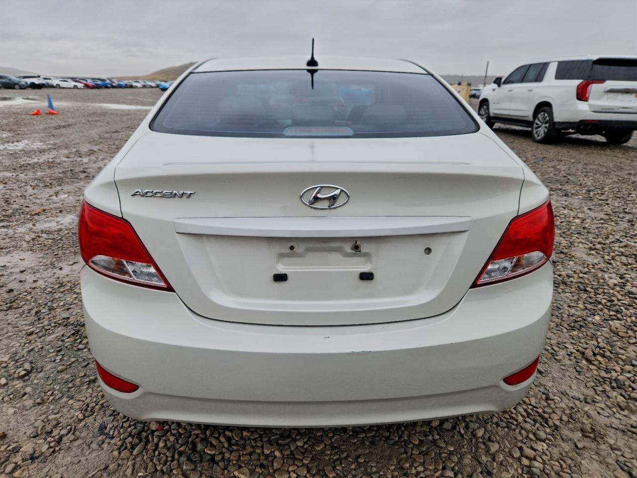 Hyundai ACCENT Se Image 4