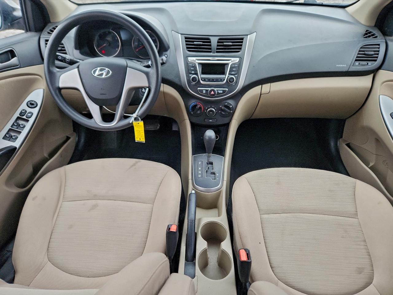 Hyundai ACCENT Se Image 8