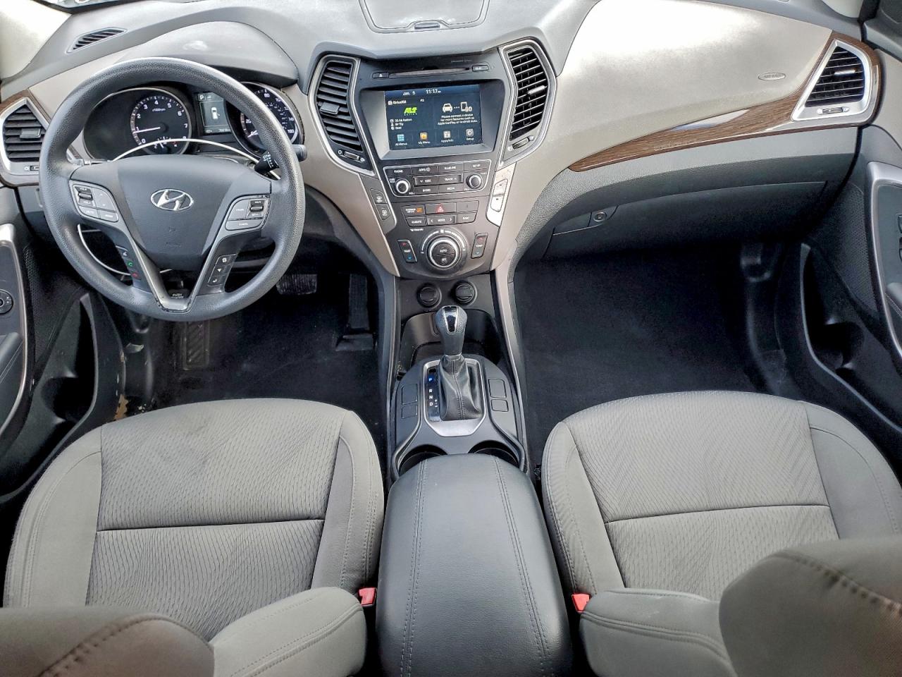 Hyundai SANTA FE Image 9