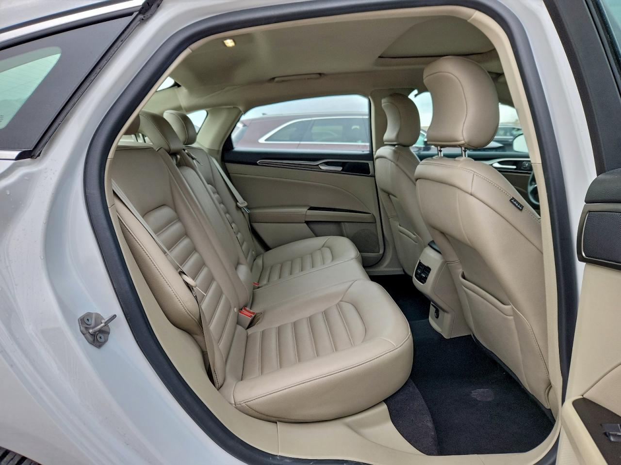 Ford Fusion Sel Image 11