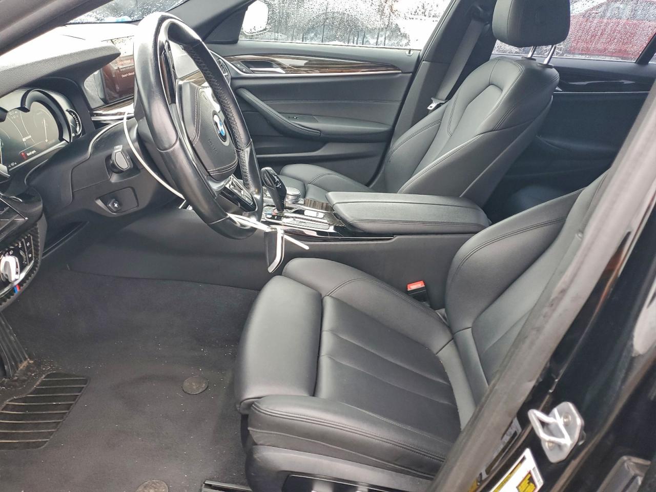 BMW 5 Series Image 9