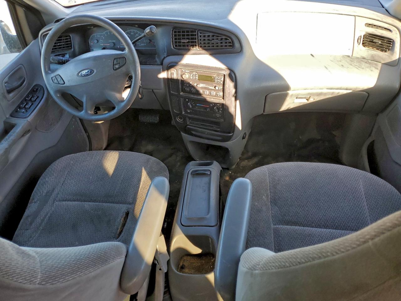 Ford Windstar Image 12