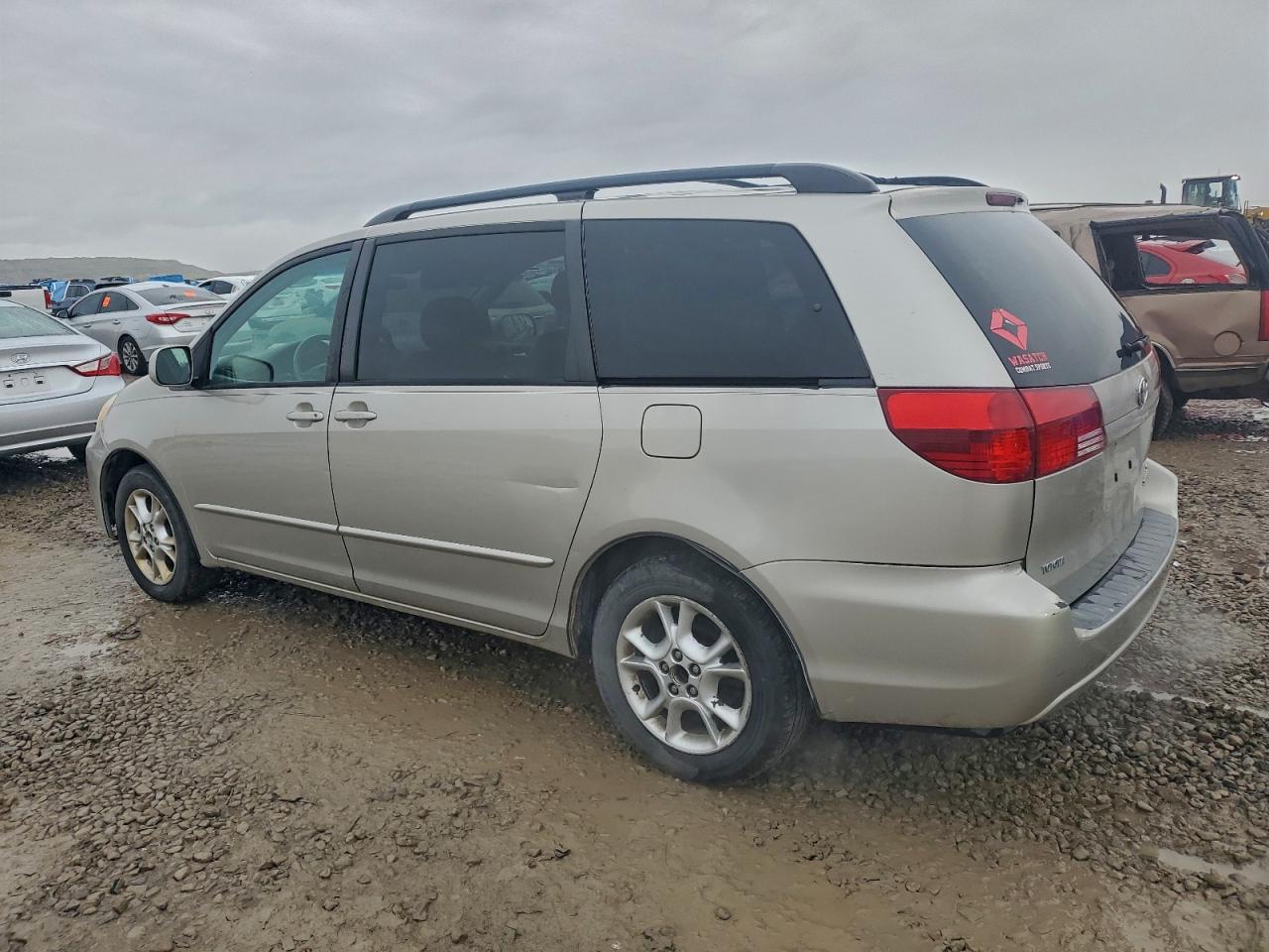 Toyota Sienna Xle Image 2