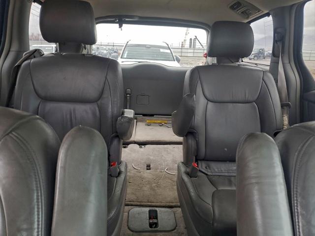 Toyota Sienna Xle Image 5