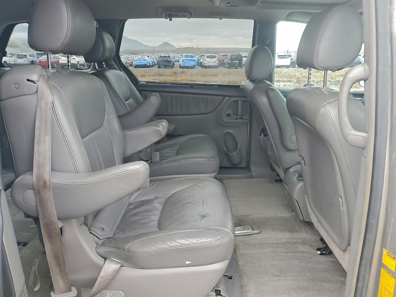 Toyota Sienna Xle Image 9