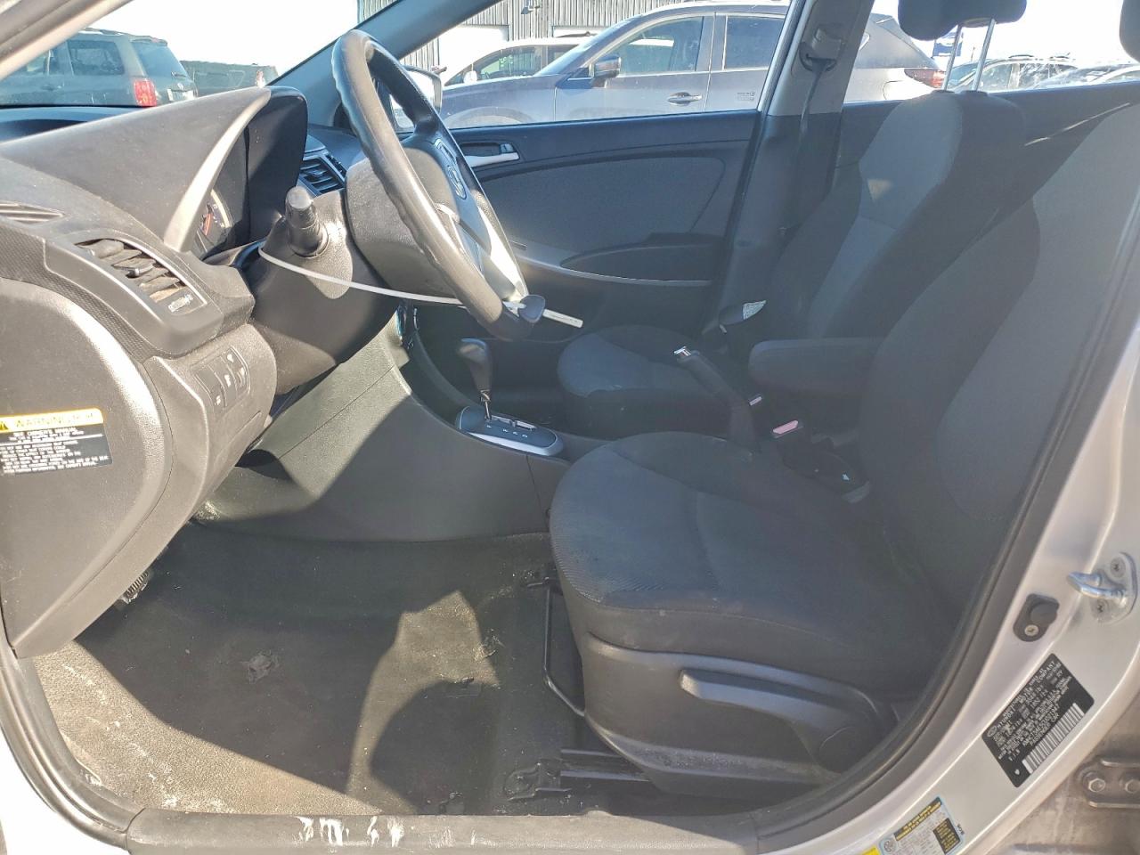 Hyundai ACCENT Gls Image 2