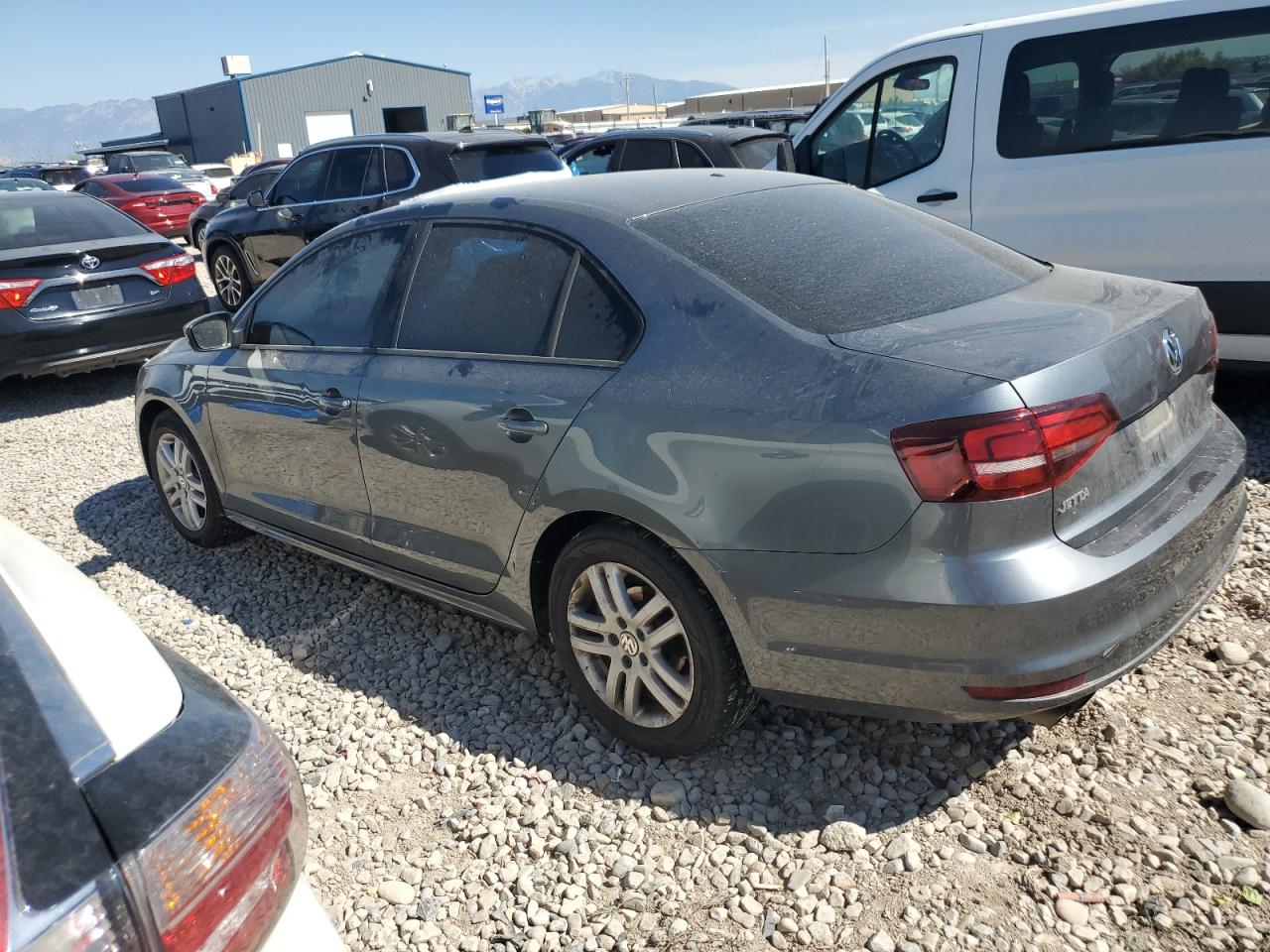 Volkswagen Jetta S Image 3