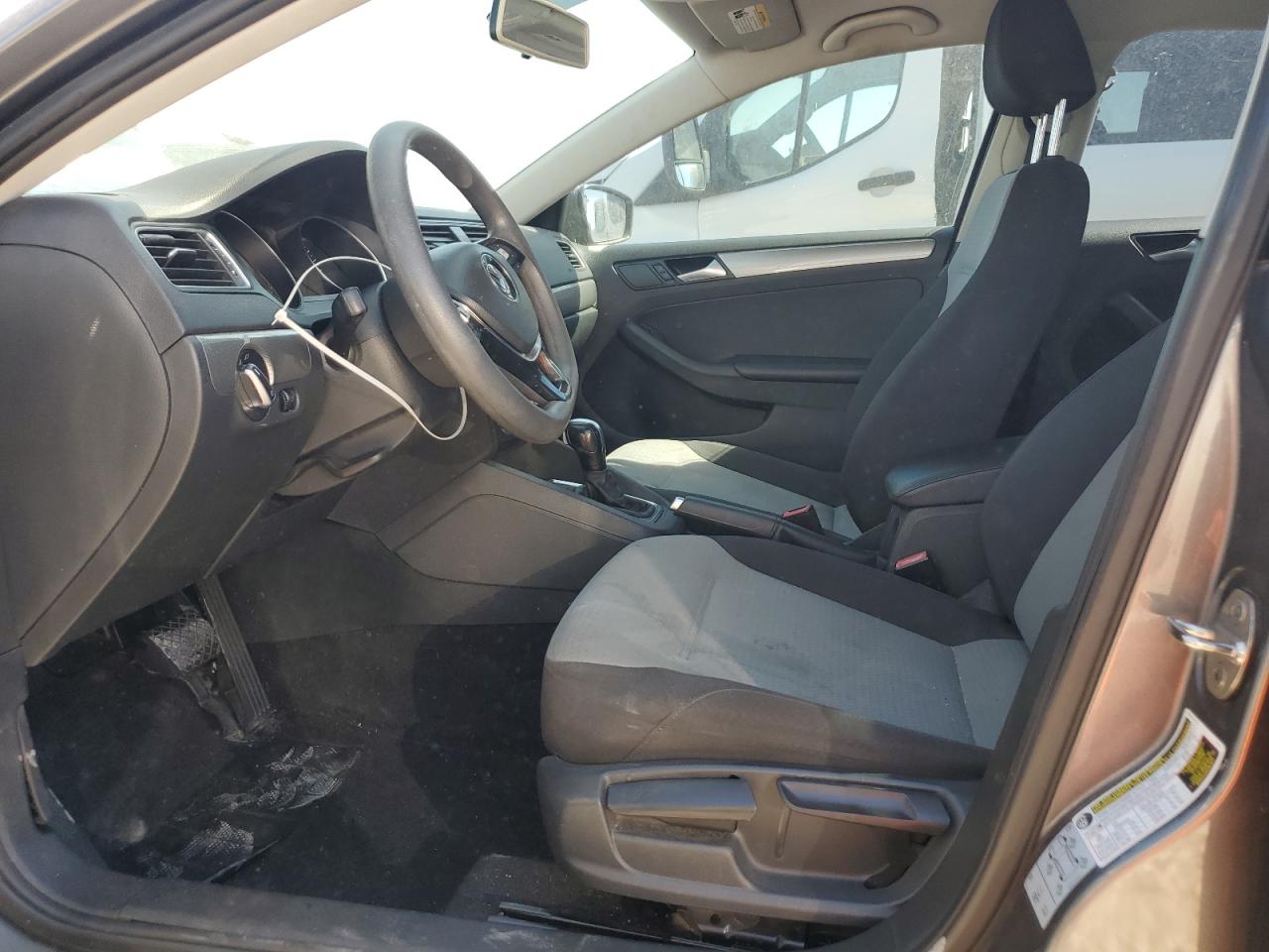 Volkswagen Jetta S Image 10