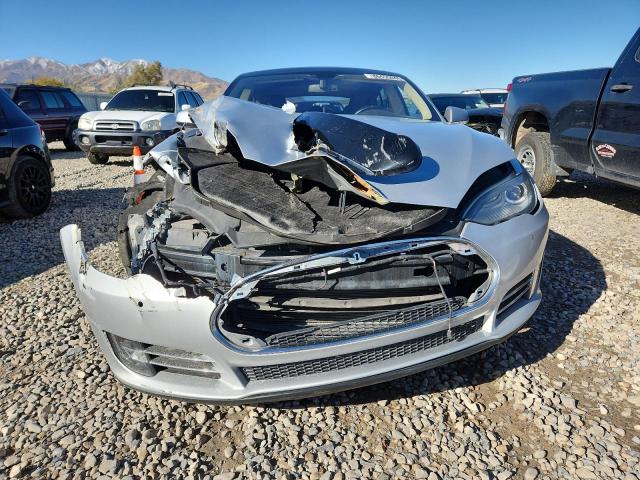 Tesla Model S Image 11