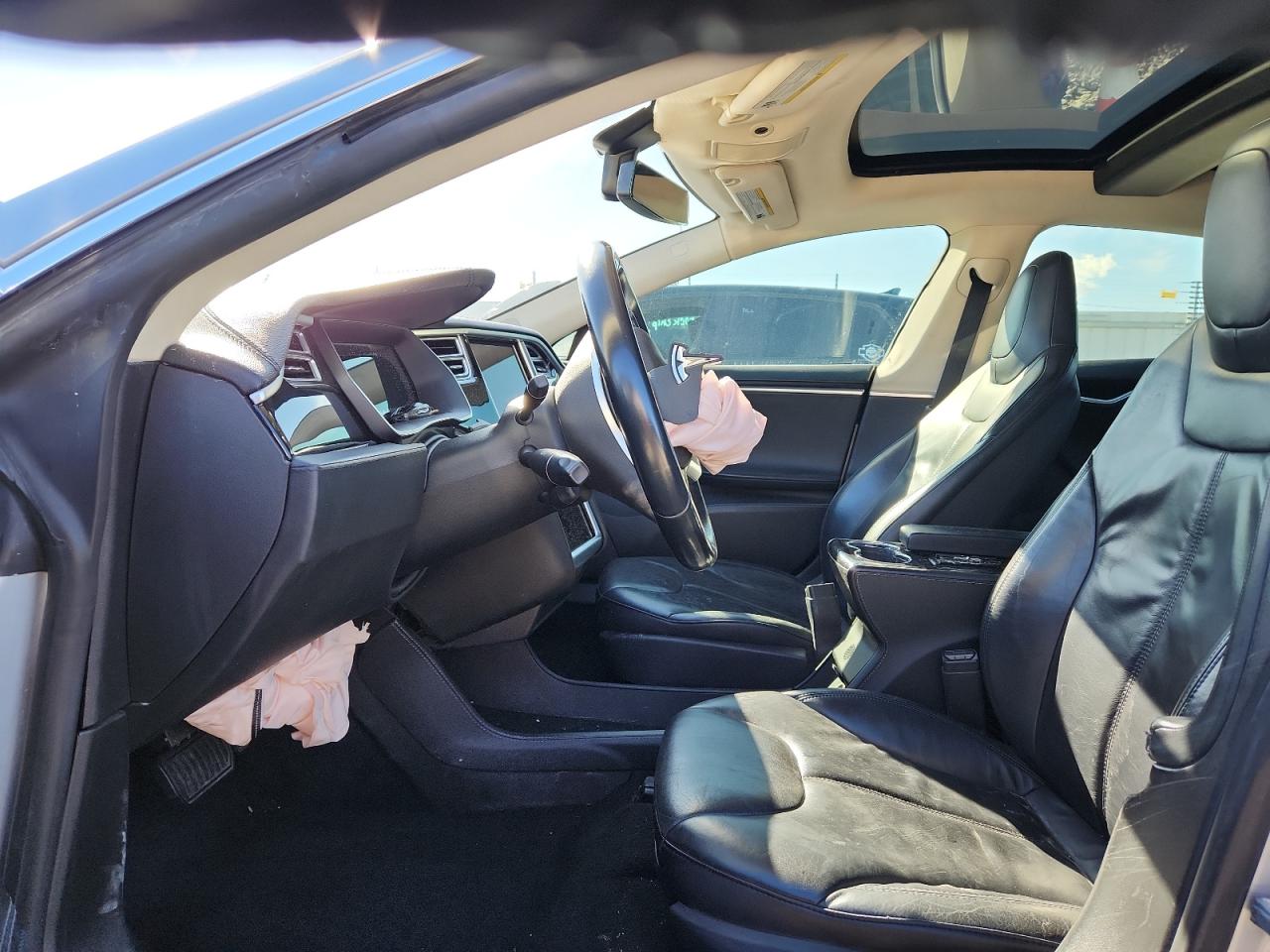 Tesla Model S Image 9