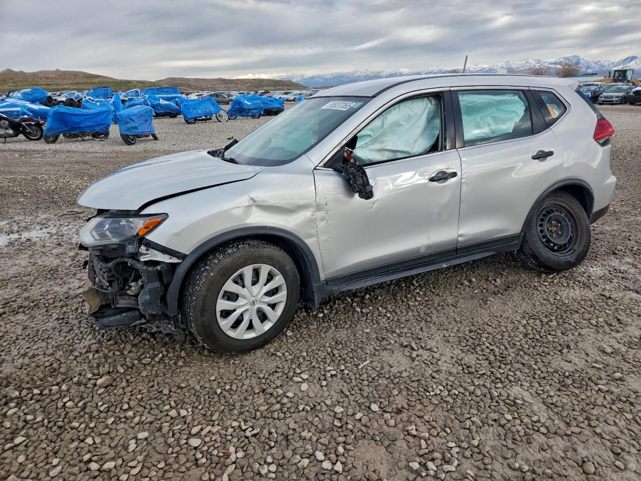 Nissan Rogue S Image 1