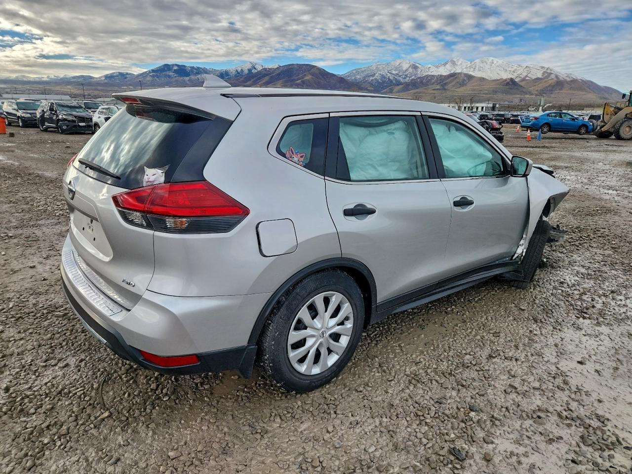 Nissan Rogue S Image 8