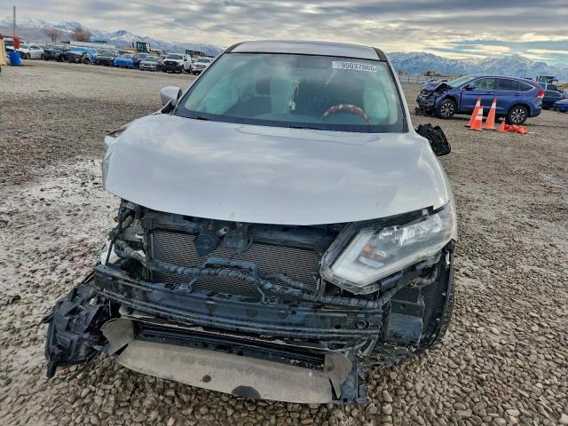 Nissan Rogue S Image 3