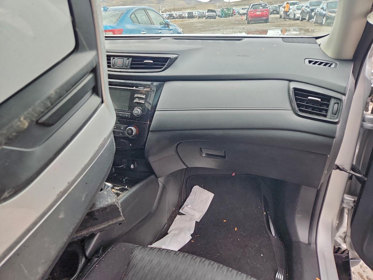 Nissan Rogue S Image 7