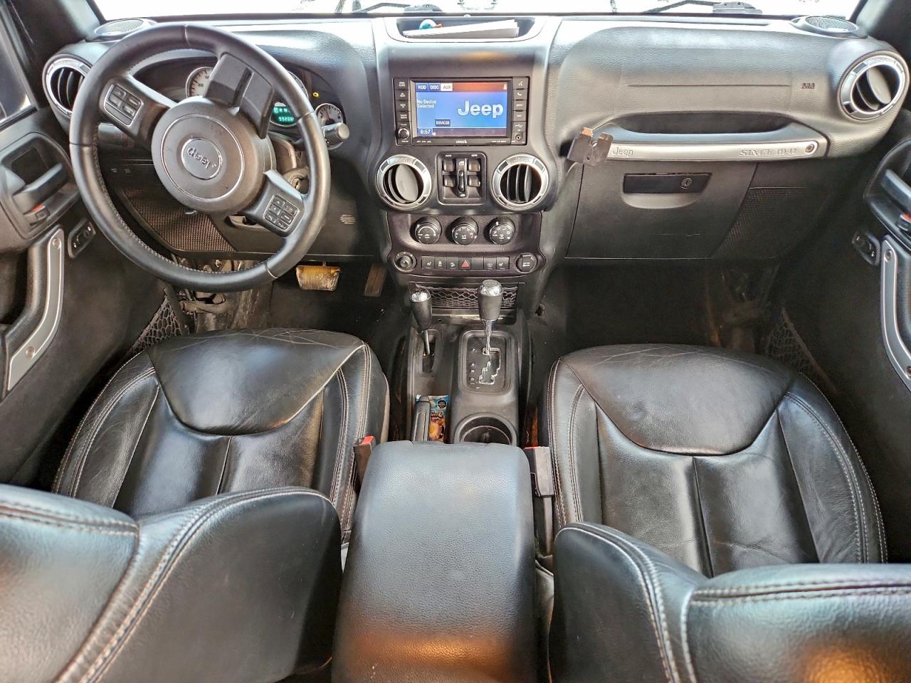 Jeep Wrangler Rubicon Image 8