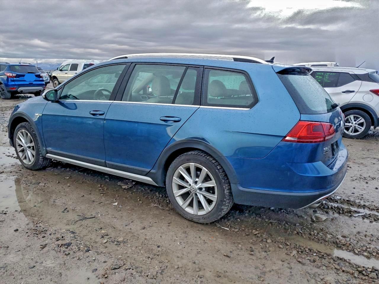 Volkswagen Golf S Image 2