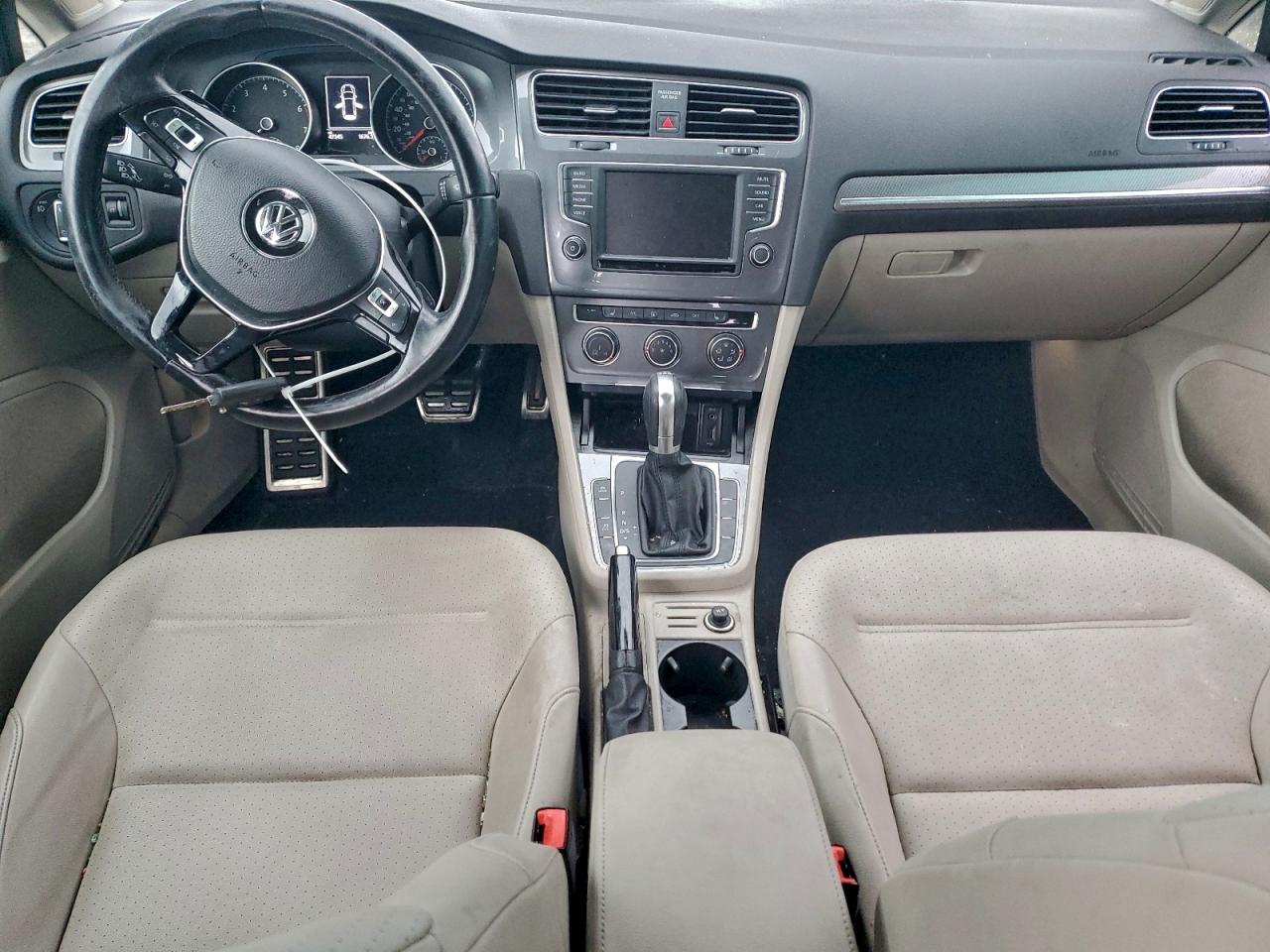 Volkswagen Golf S Image 10