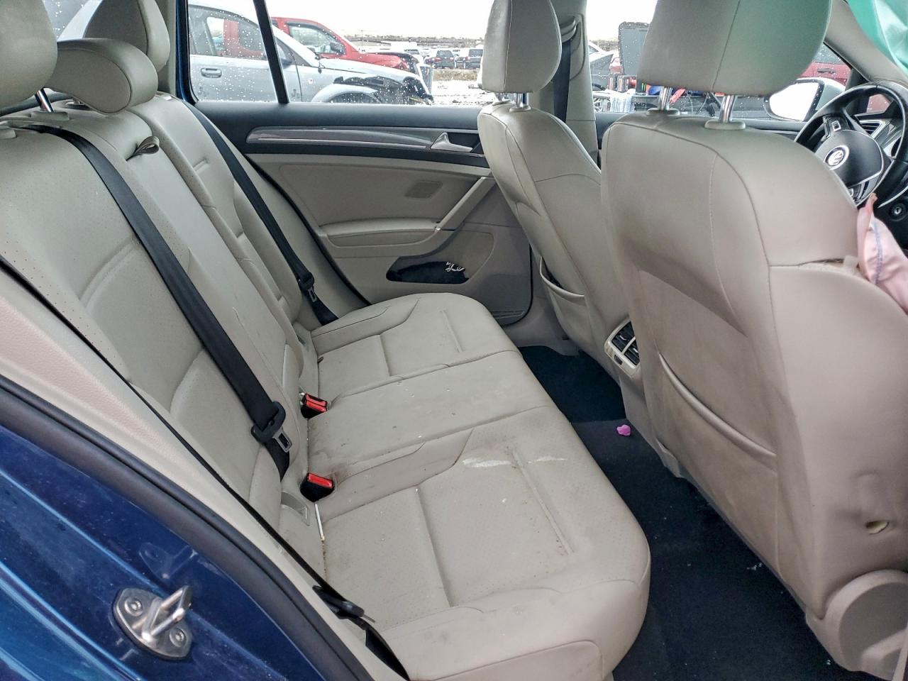 Volkswagen Golf S Image 6