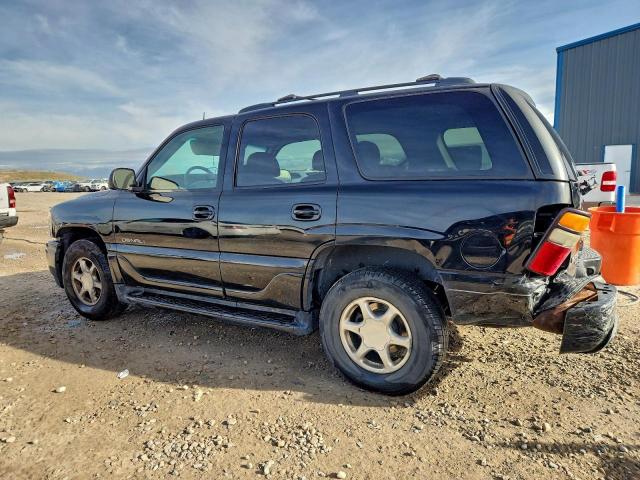 GMC Yukon Denali Image 11
