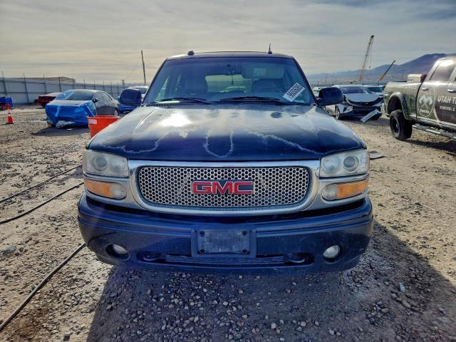 GMC Yukon Denali Image 2