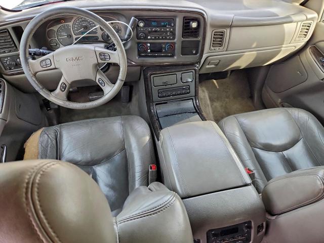 GMC Yukon Denali Image 4