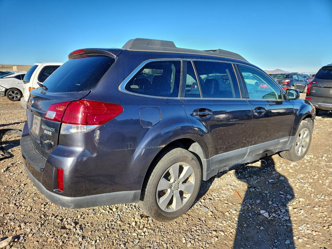 Subaru Outback 2.5i Limited Image 3