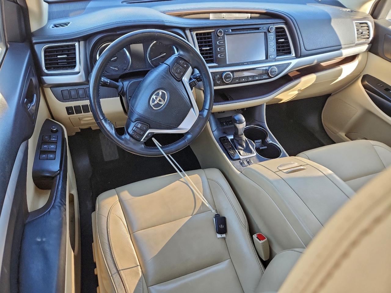 Toyota Highlander Xle Image 10