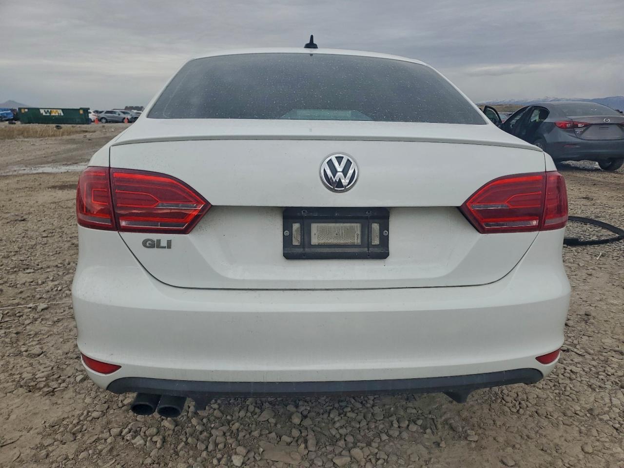 Volkswagen Jetta Gli Image 2