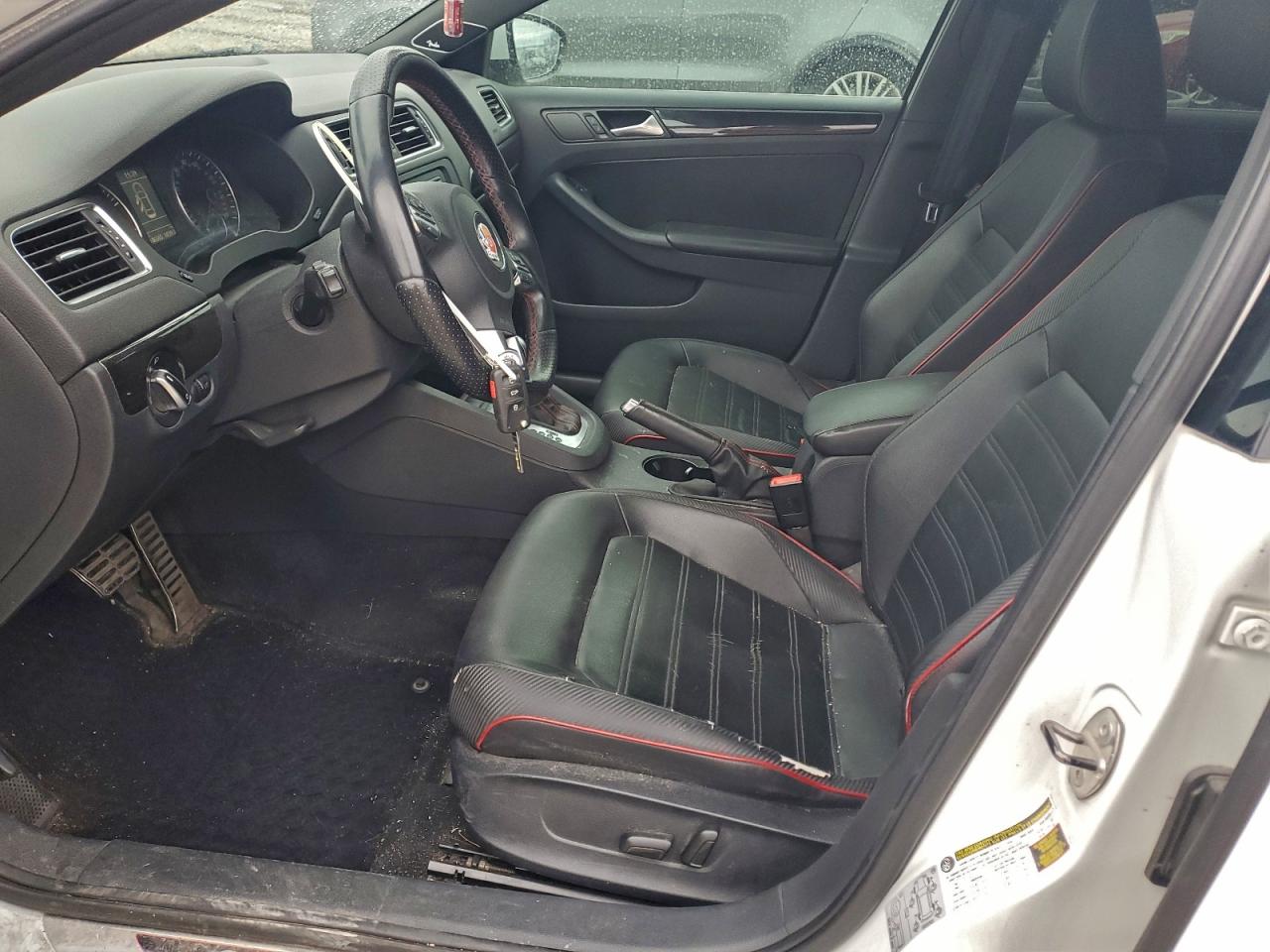 Volkswagen Jetta Gli Image 12