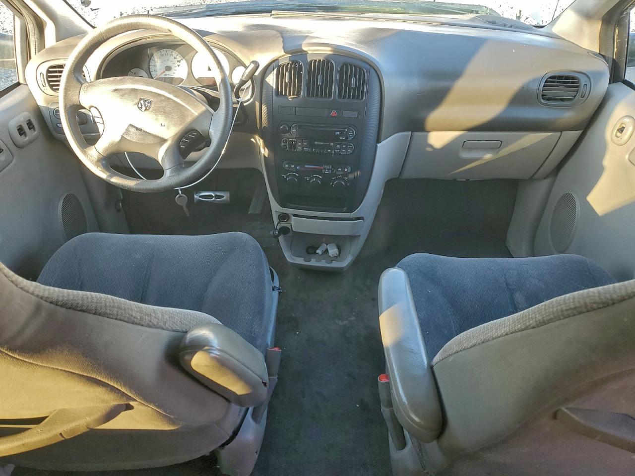 Dodge Caravan Se Image 13