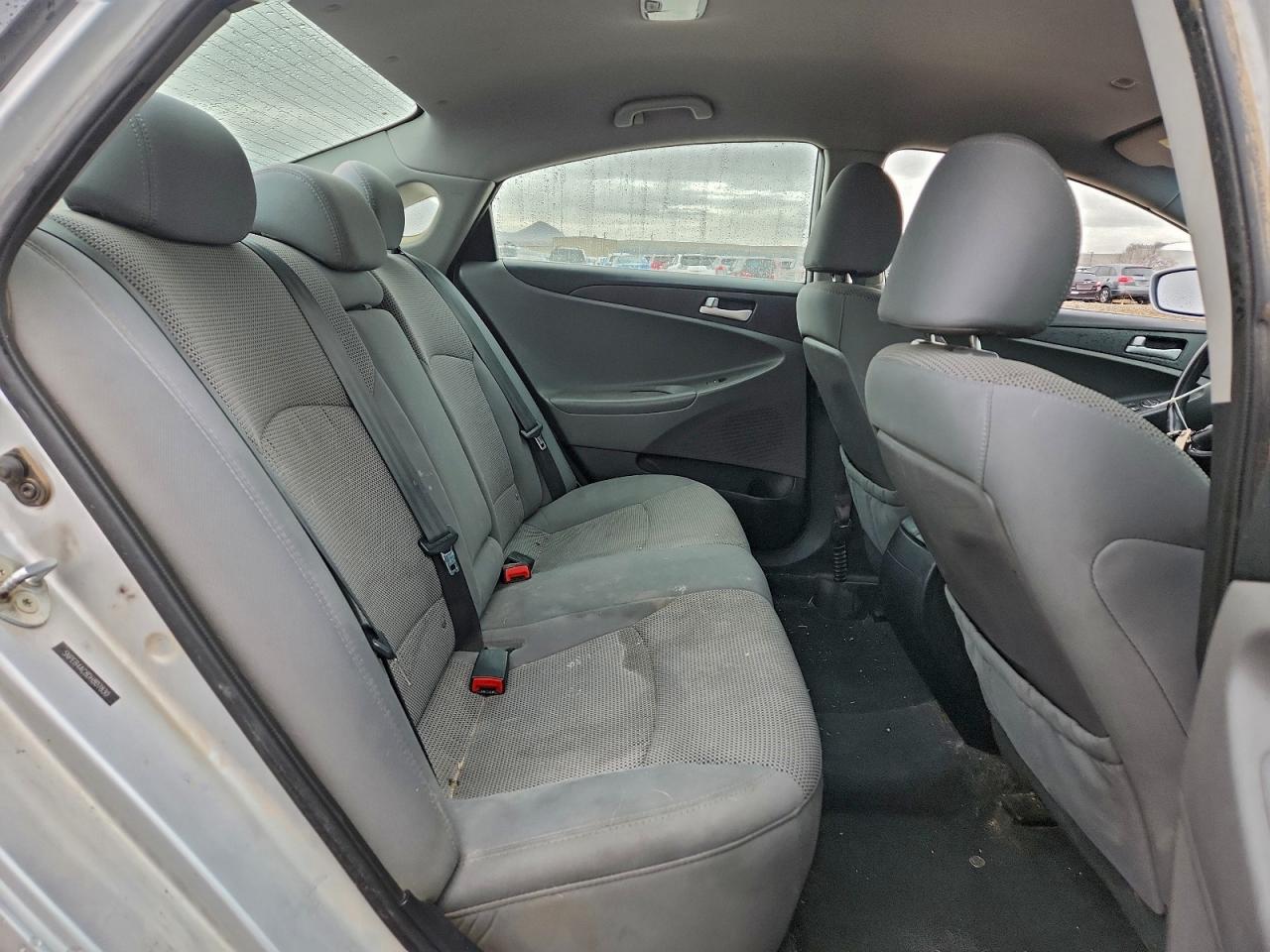 Hyundai SONATA Gls Image 9